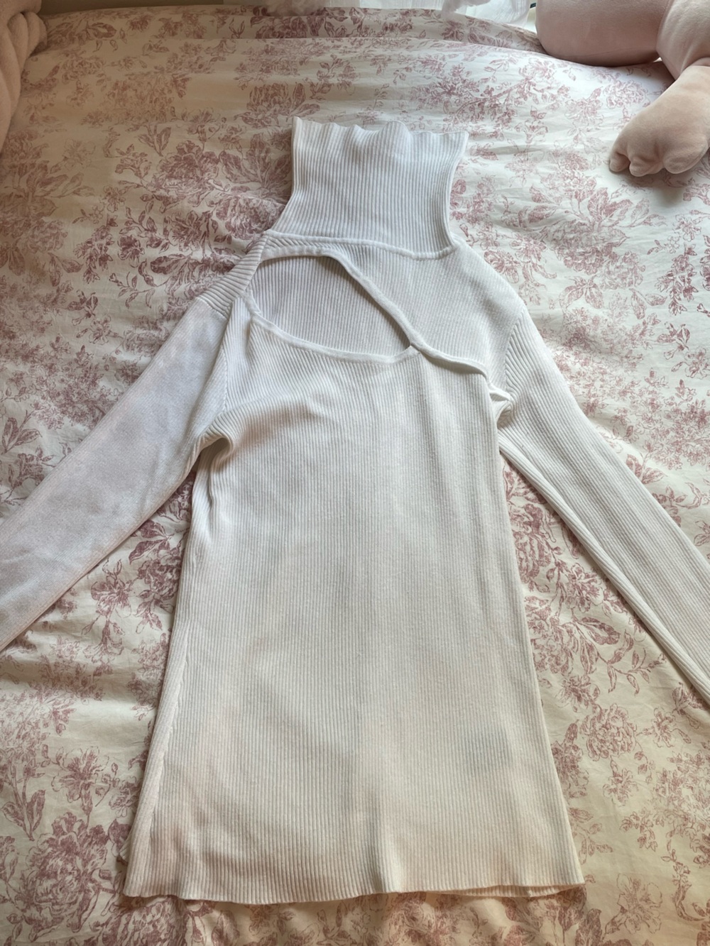Cyrus Ivory Ribbed Long-Sleeve Turtleneck with Front Cutout